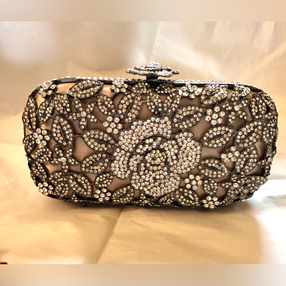 Elegant Natasha Crystal Evening Purse Clutch Rose Floral Design‎ NWT